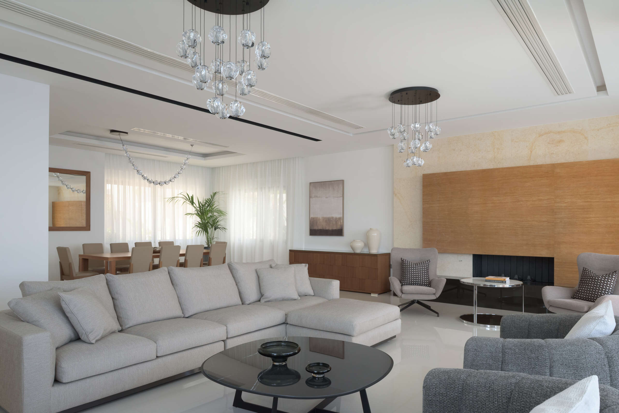 Elegant interiors with seamless flow from kitchen to living space. Elegant interiors with seamless flow from kitchen to living space.